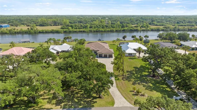 $1,299,000 | 1311 Riverbend Drive, LaBelle, FL 33935