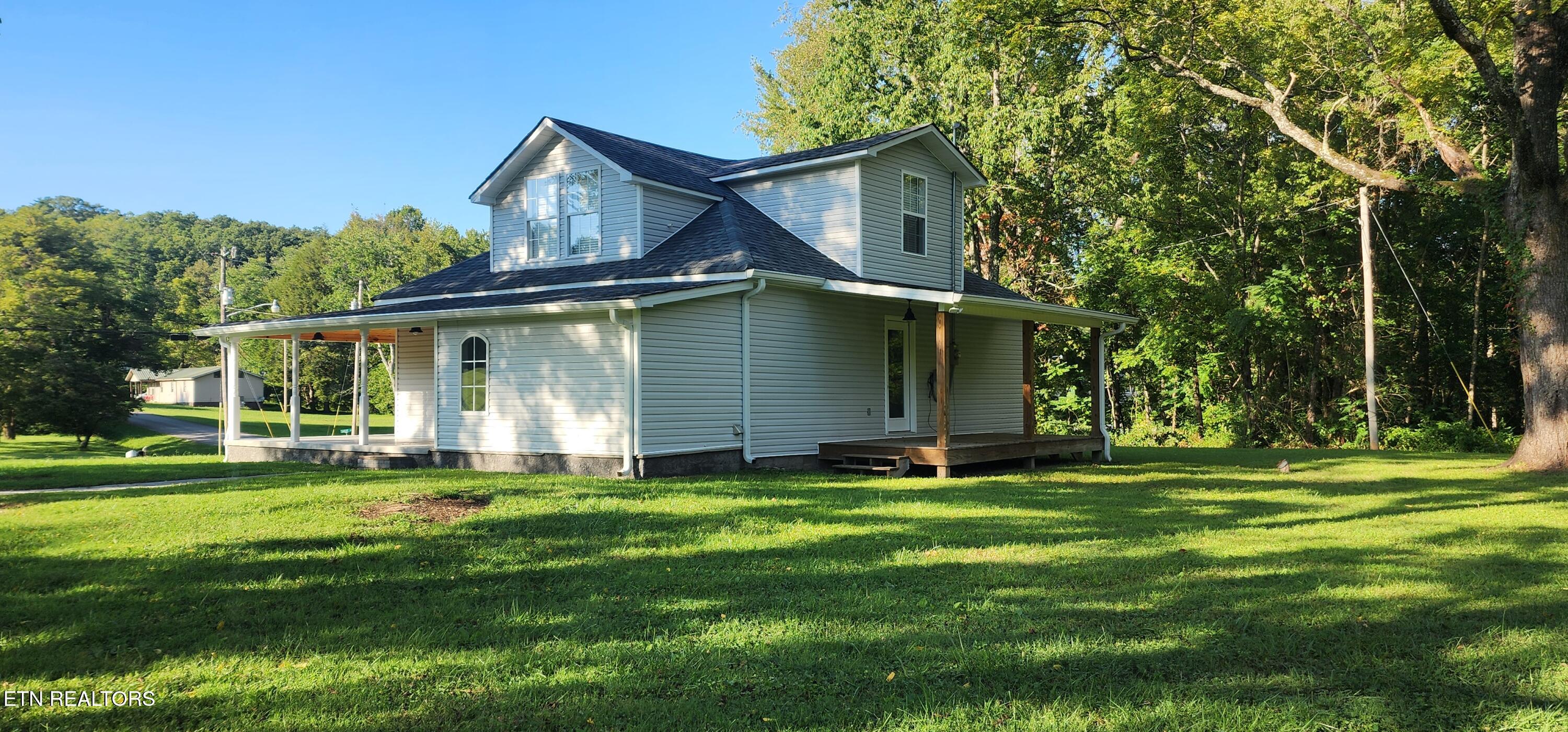 287 Shady Lane Oneida, TN 37841 - Photo 4 of 23 20250907_180436