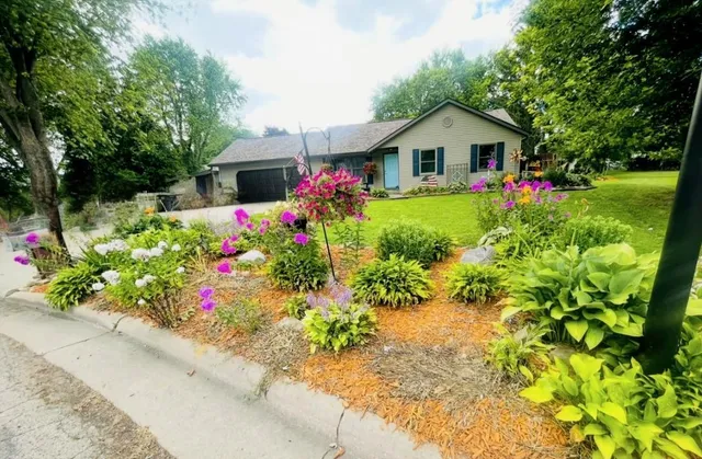 $349,900 | 731 Sherwood Lane, Jefferson, WI 53549