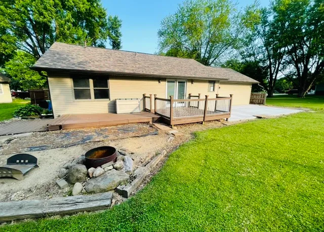 $349,900 | 731 Sherwood Lane, Jefferson, WI 53549