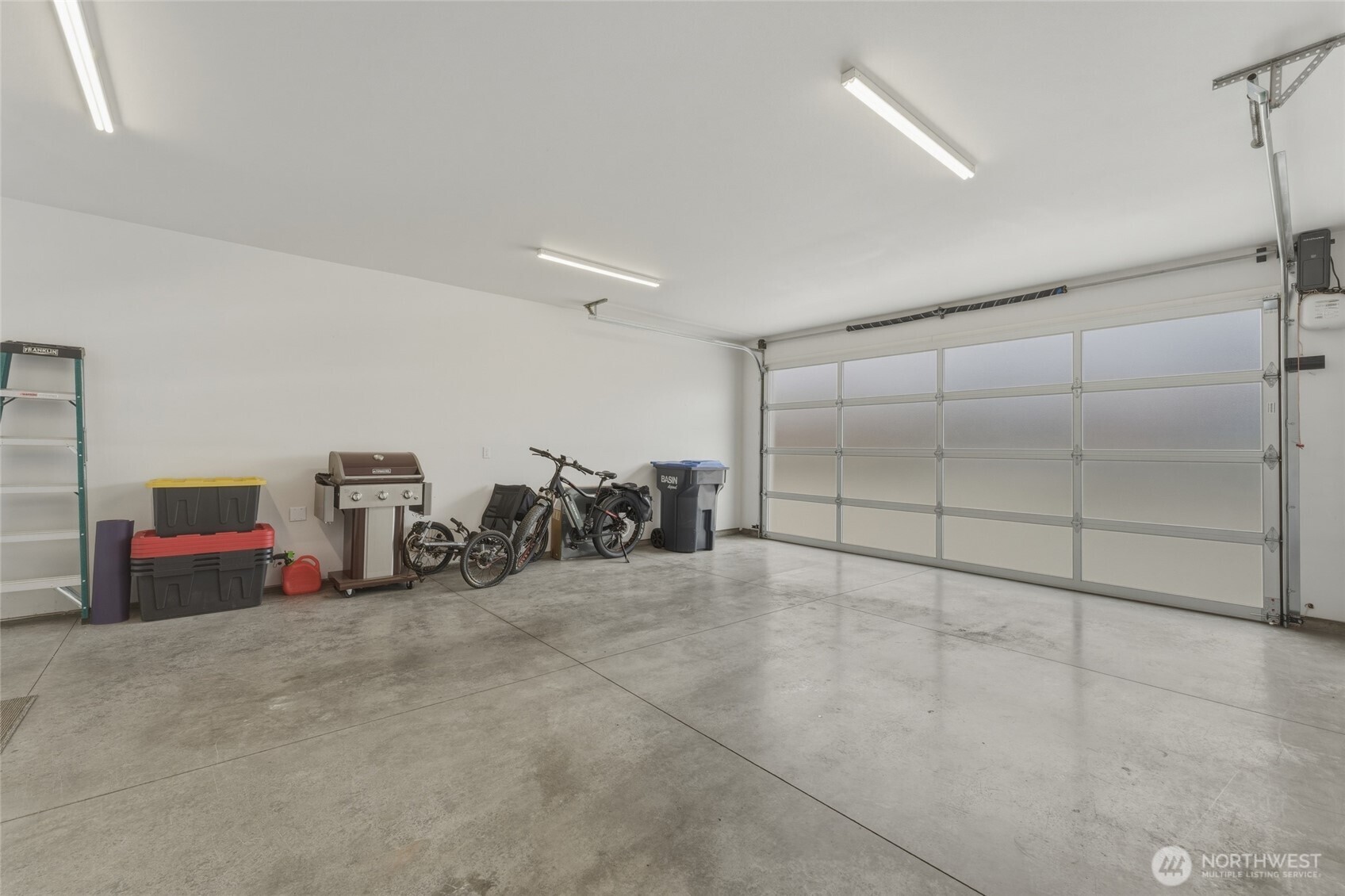 2130 Paramount Street Walla Walla, WA 99362 - Photo 36 of 40 a view of a garage with rack and bicycle