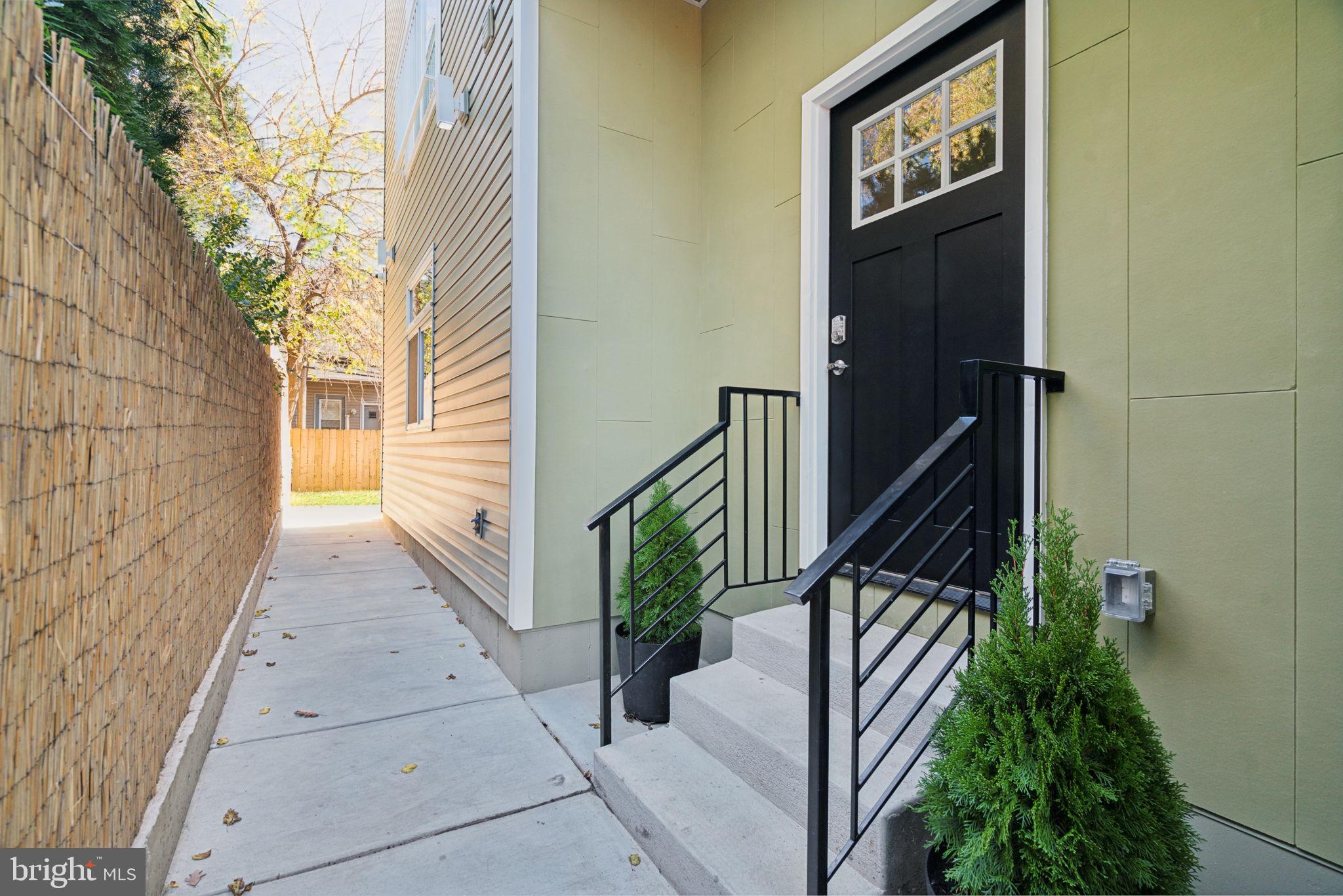 42 Good Street Philadelphia, PA 19119 - Photo 4 of 43