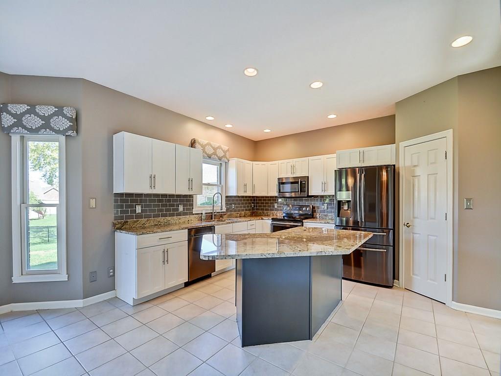 1612 Connemara Road Indianapolis, IN 46217 - Photo 7 of 37 Gallery Image 7