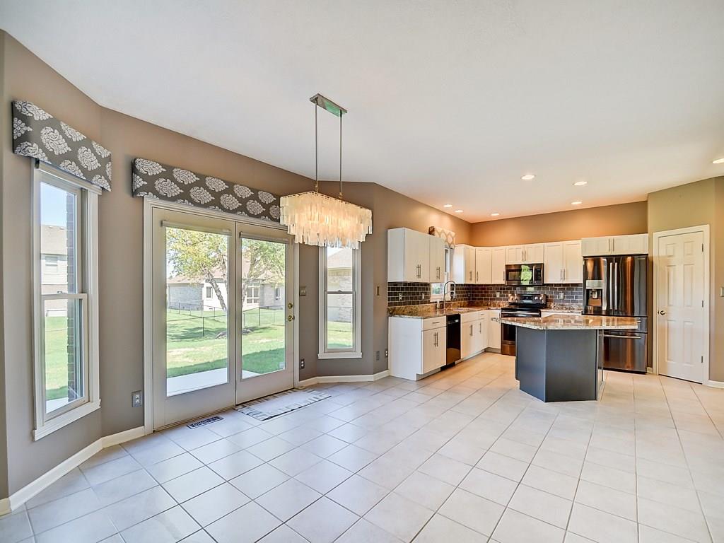 1612 Connemara Road Indianapolis, IN 46217 - Photo 8 of 37 Gallery Image 8