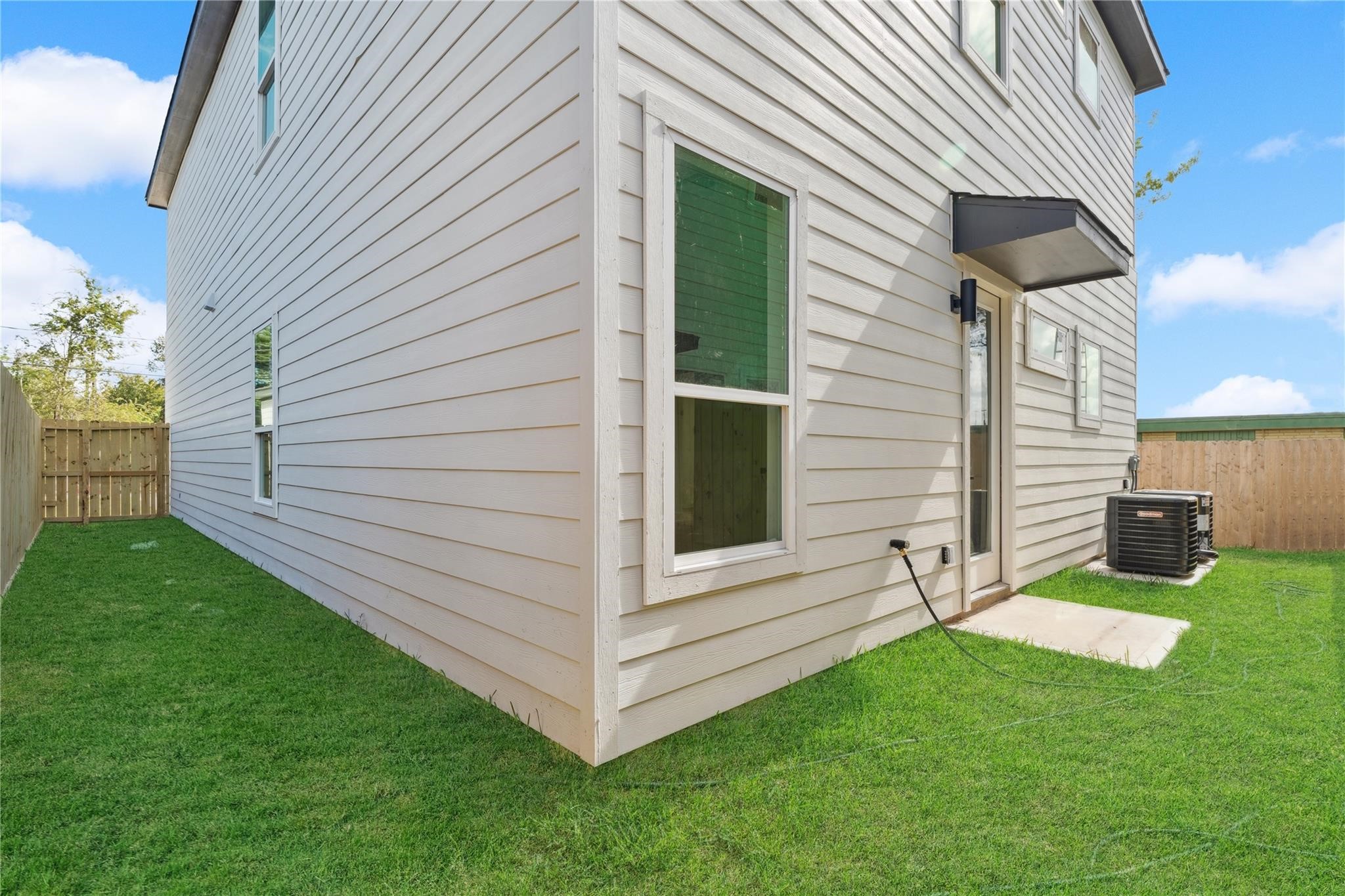 6532 Weston Street, Unit A Houston, TX 77021 - Photo 28 of 29 a view of a backyard with a garden