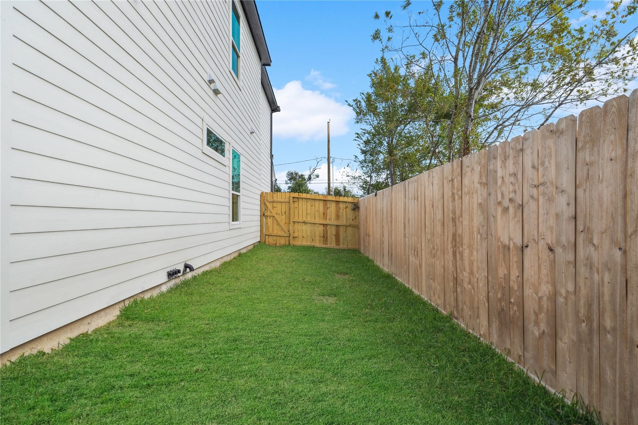 6532 Weston Street, Unit A Houston, TX 77021 - Photo 29 of 29 a view of backyard with cabin