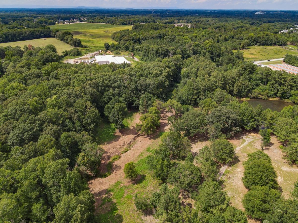 145 Robin Drive Fountain Inn, SC 29644 - Photo 1 of 36