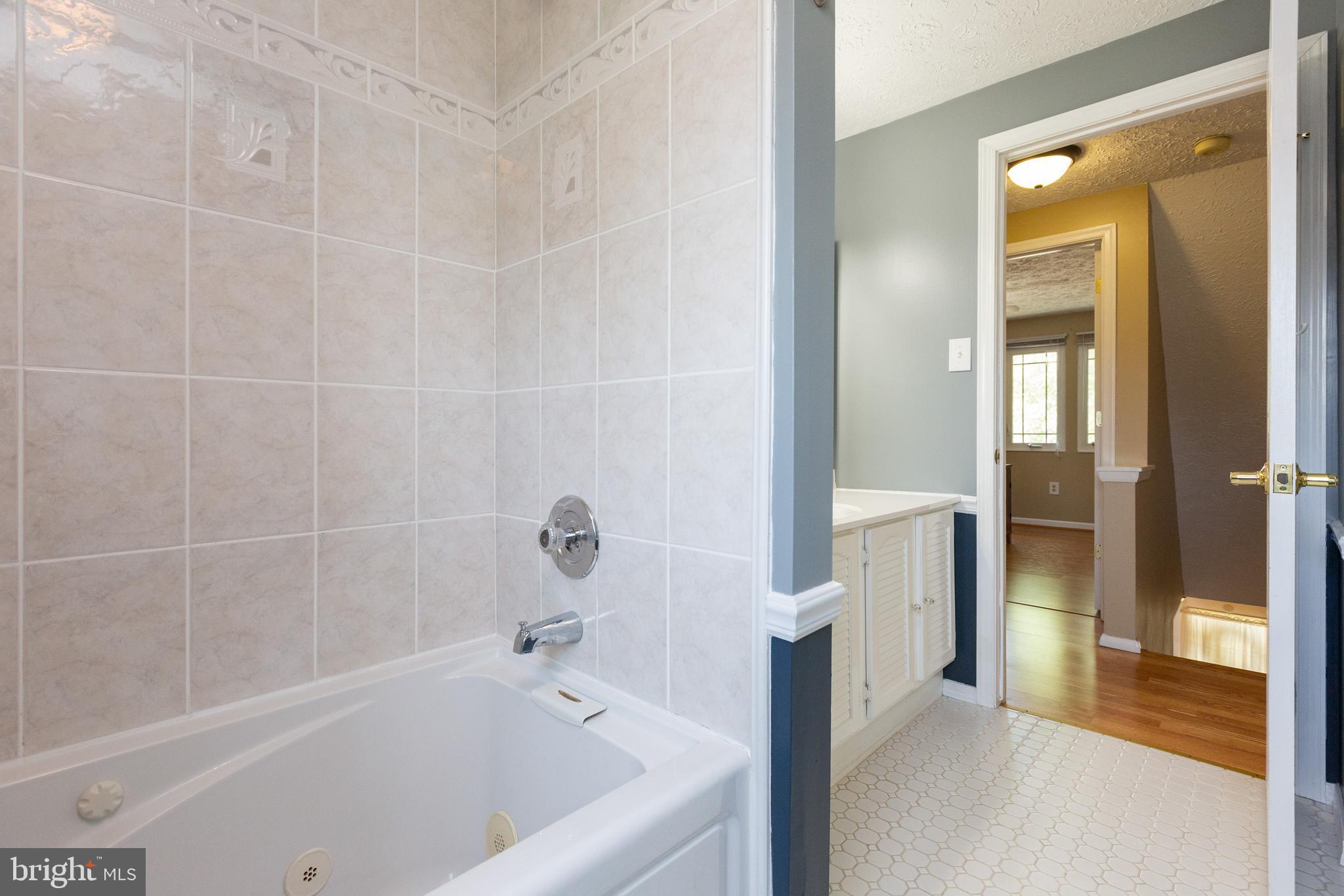 6571 Whetstone Drive Frederick, MD 21703 - Photo 28 of 41 Full Bath