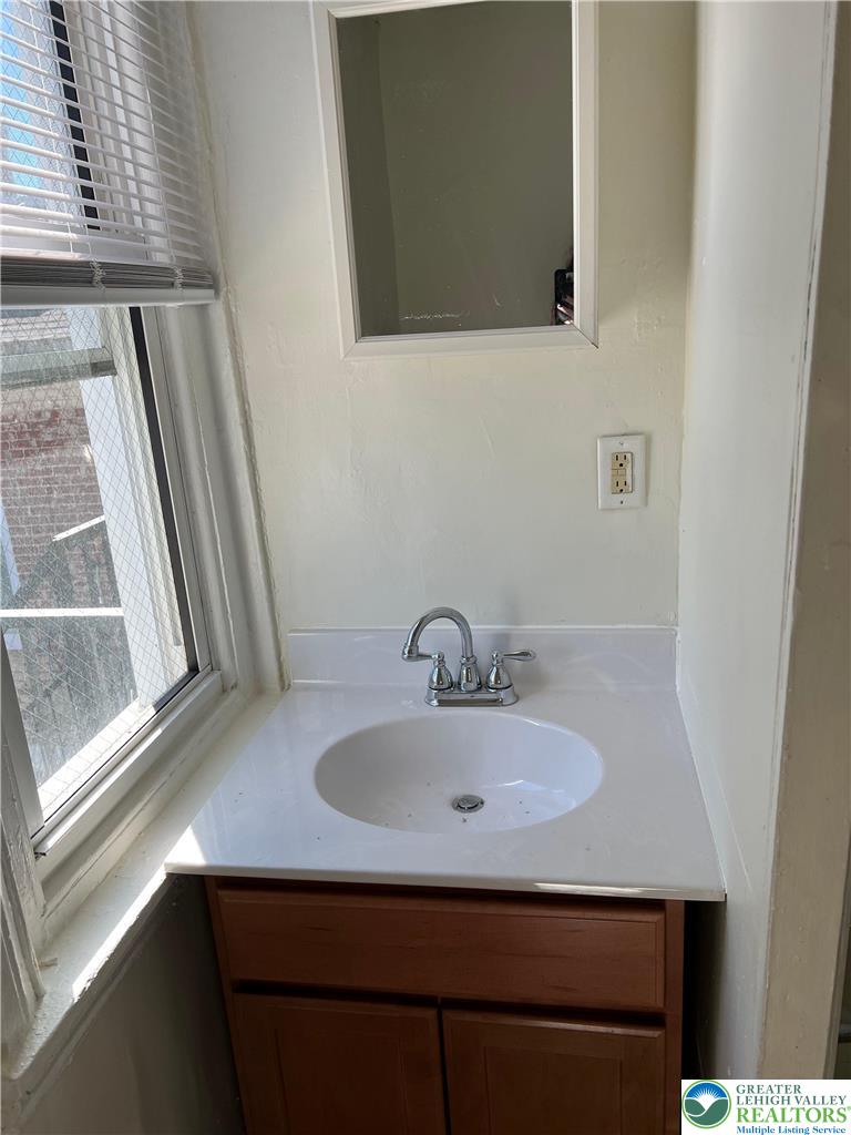 136 Bushkill Street, Unit 4 Easton, PA 18042 - Photo 5 of 17