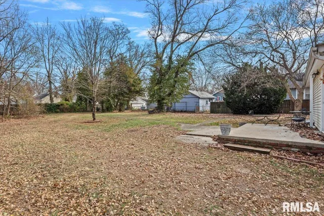 $81,900 | 510 South Mauvaisterre Street, Jacksonville, IL 62650