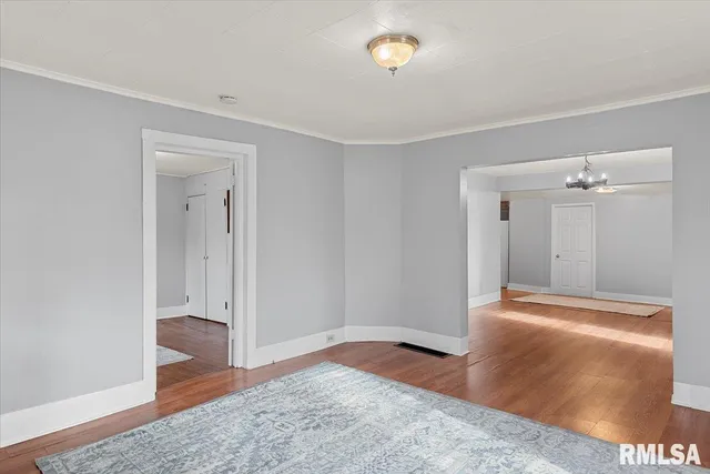 $81,900 | 510 South Mauvaisterre Street, Jacksonville, IL 62650