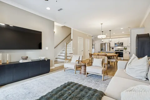 $385,000 | 969 Ashland Pl Drive, Nashville, TN 37218
