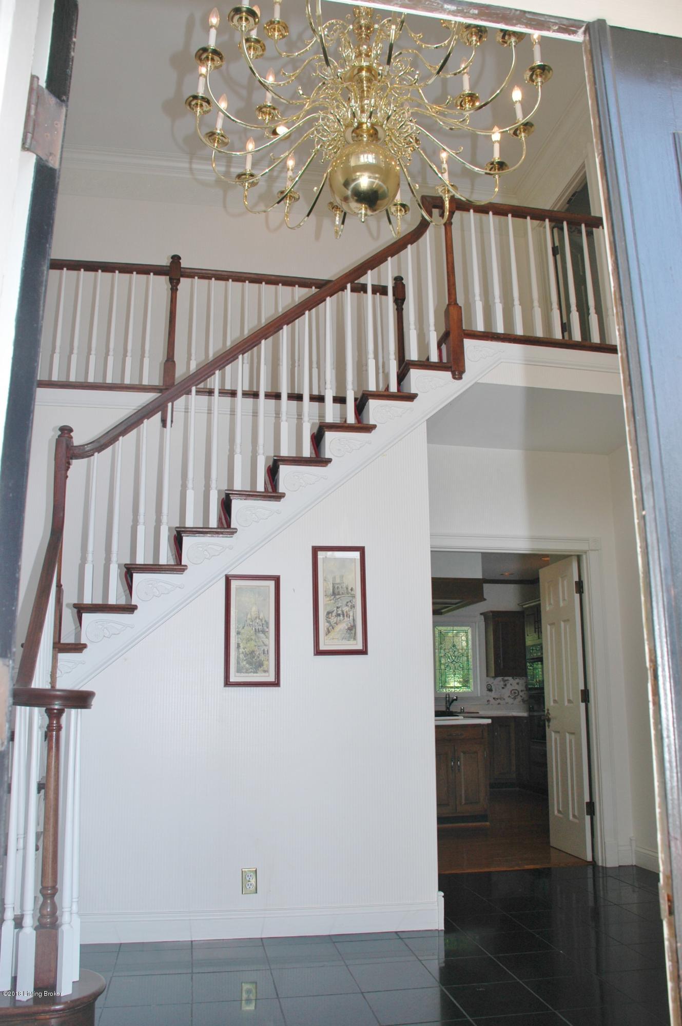 813 Rugby Place Louisville, KY 40222 - Photo 8 of 54 Open foyer