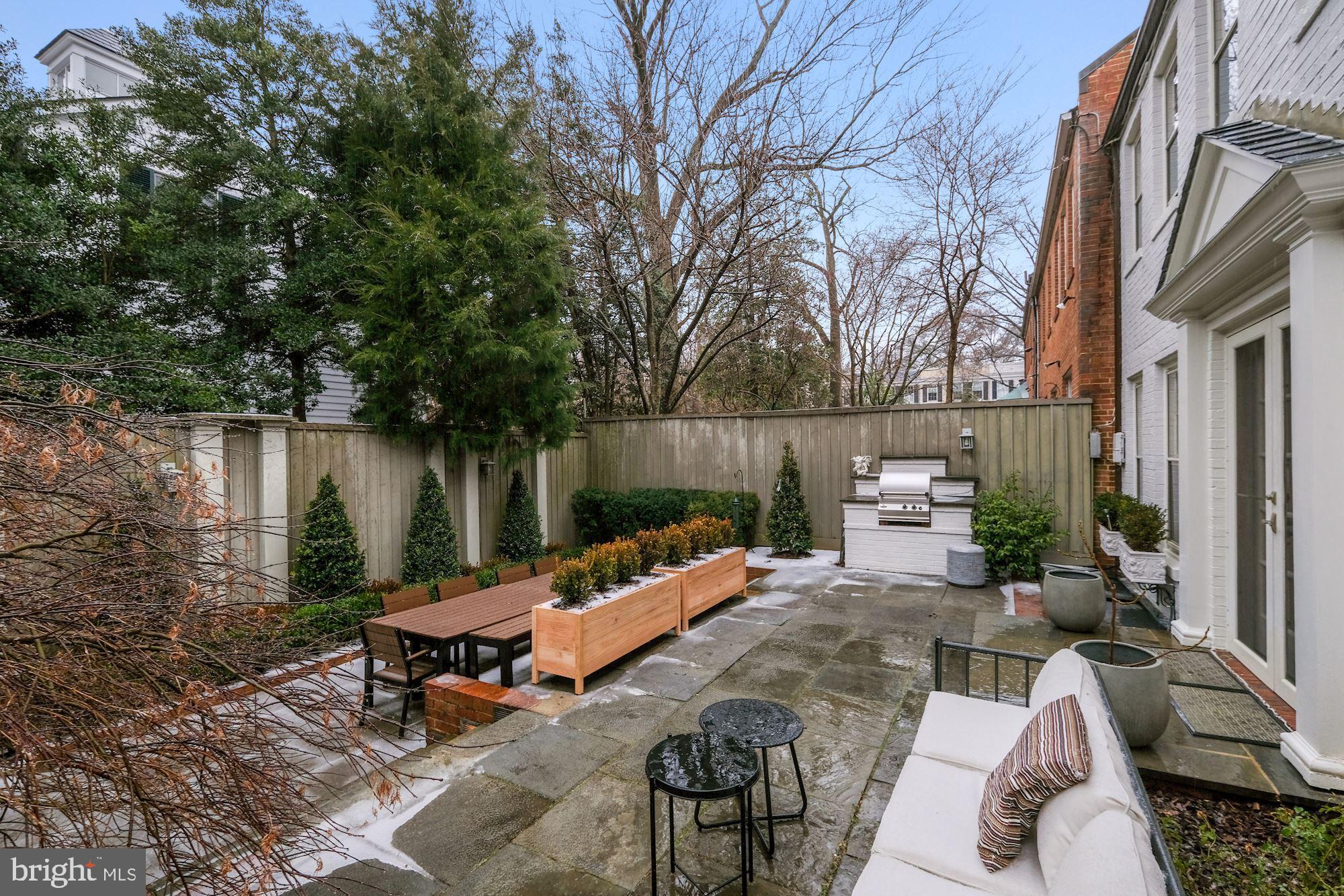 2810 R Street Northwest Washington, DC 20007 - Photo 12 of 30 Professionally landscaped