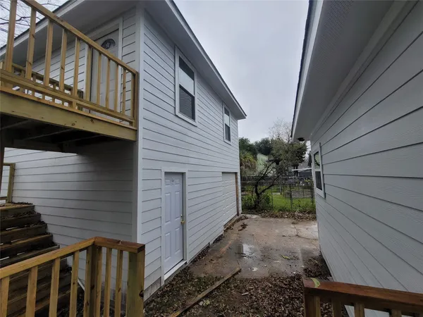 $1,750 | 7033 Ave East, Houston, TX 77011