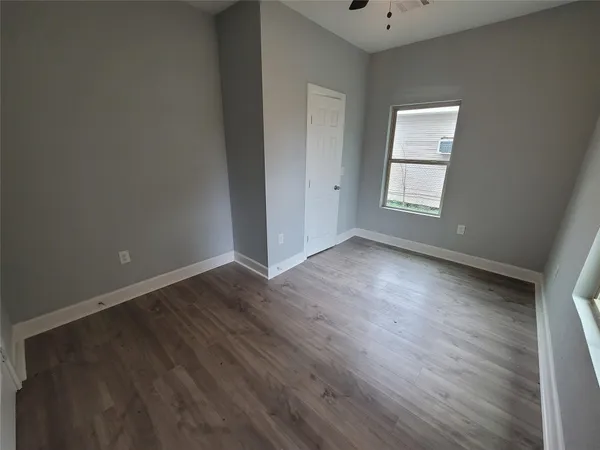 $1,750 | 7033 Ave East, Houston, TX 77011