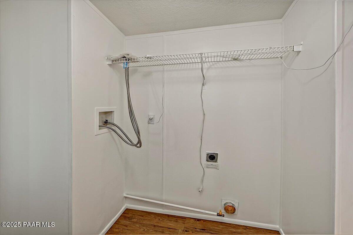 15339 South Rolling Ridge Drive Mayer, AZ 86333 - Photo 13 of 20 a bathroom with a shower