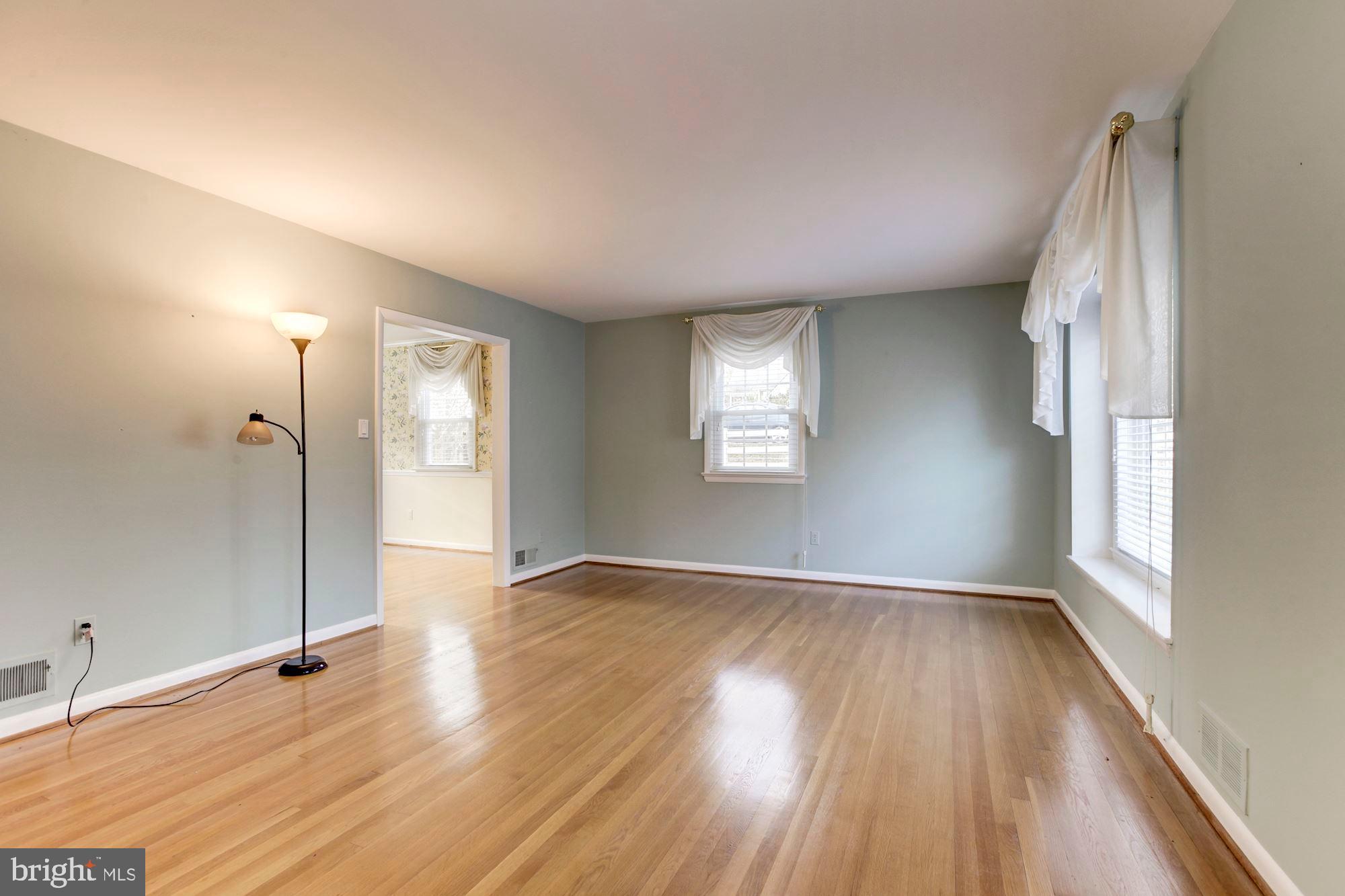13200 Darnestown Road Gaithersburg, MD 20878 - Photo 6 of 49 Gallery Image 6