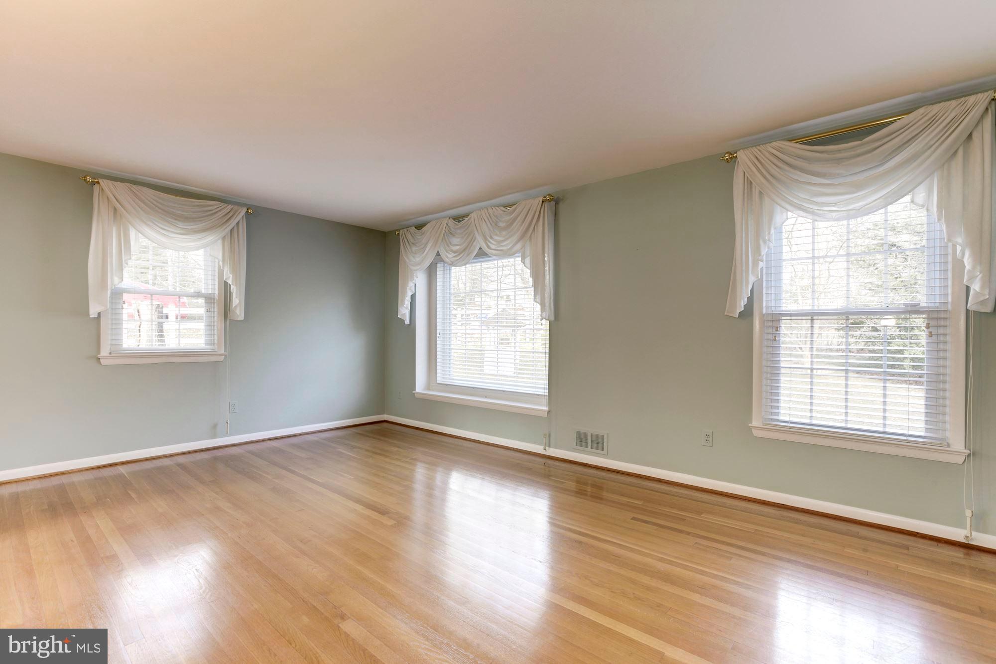 13200 Darnestown Road Gaithersburg, MD 20878 - Photo 7 of 49 Gallery Image 7