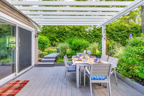 $1,599,000 | 87 Washington Heights Avenue, Hampton Bays, NY 11946