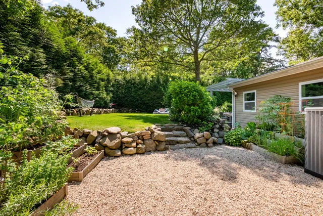 $1,688,000 | 87 Washington Heights Avenue, Hampton Bays, NY 11946