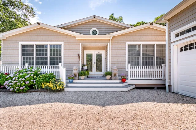 $1,688,000 | 87 Washington Heights Avenue, Hampton Bays, NY 11946