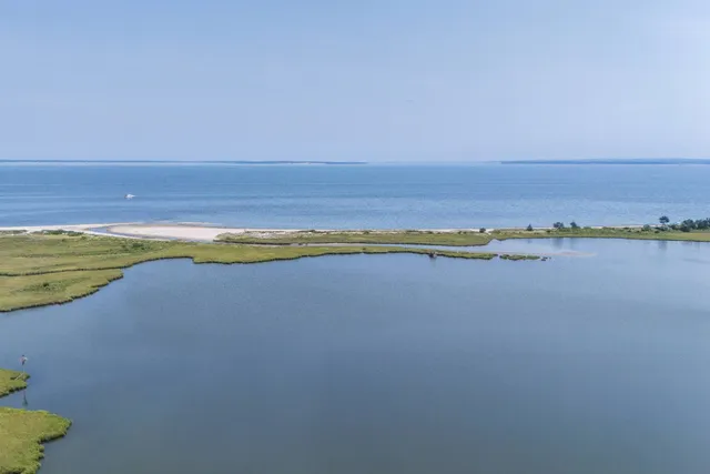 $1,688,000 | 87 Washington Heights Avenue, Hampton Bays, NY 11946