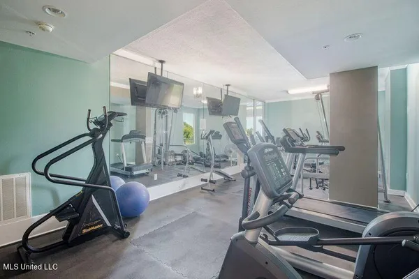 $2,650 | 2060 Beach Boulevard, Unit 701, Biloxi, MS 39531