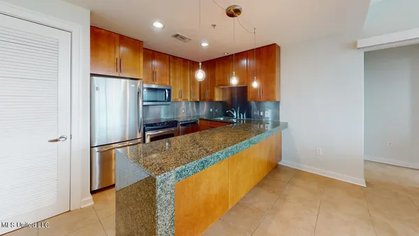 $2,650 | 2060 Beach Boulevard, Unit 701, Biloxi, MS 39531