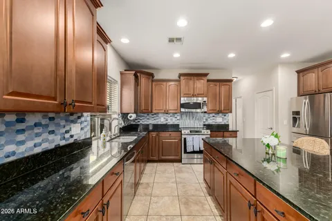 $749,900 | 2507 East Rustling Oaks Lane, Phoenix, AZ 85024