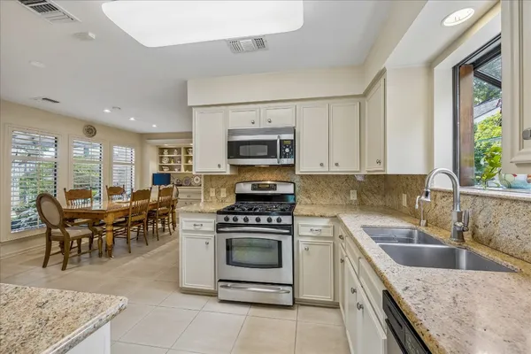 $519,000 | 307 Oarman Court, Houston, TX 77079