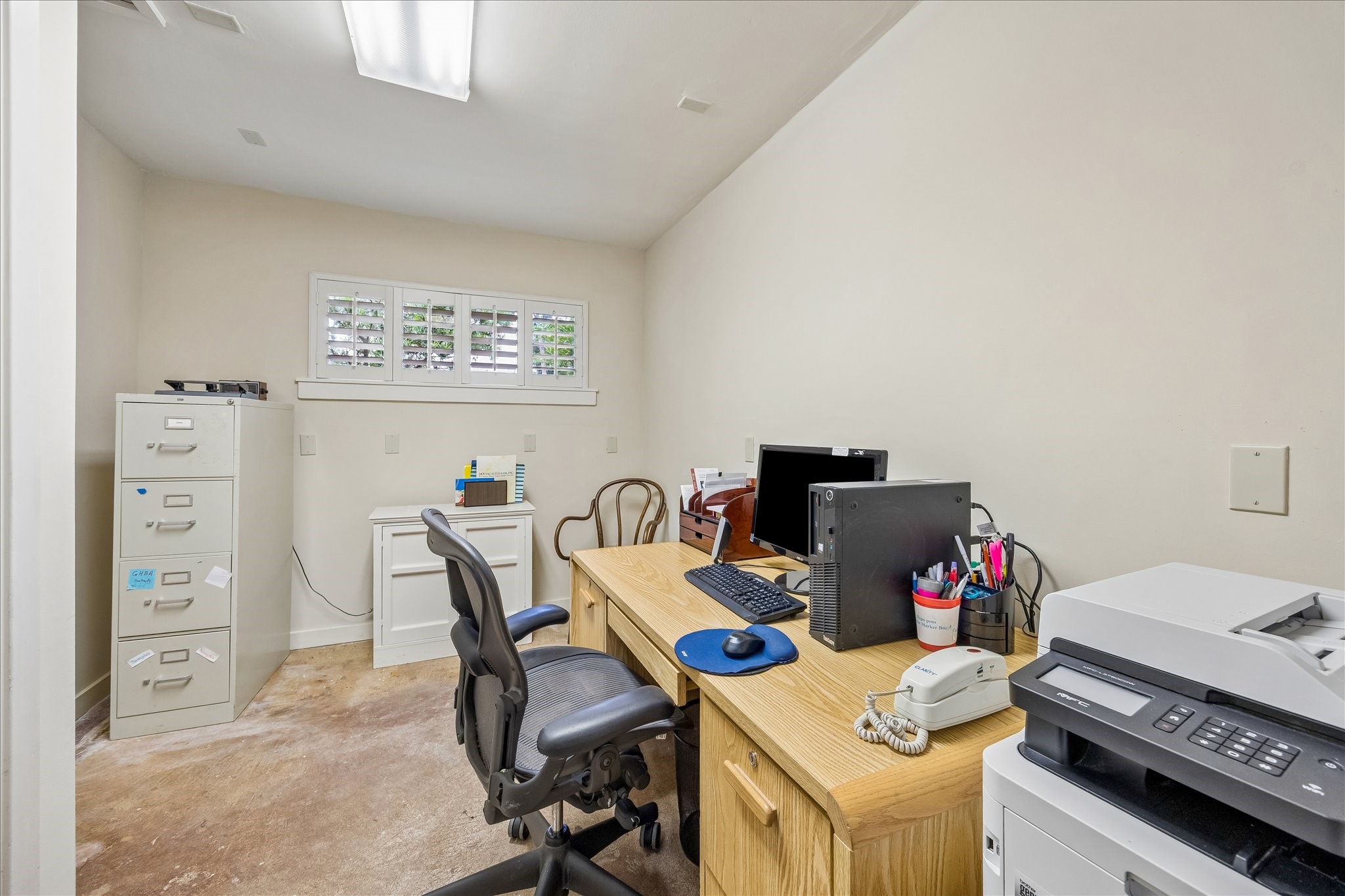 307 Oarman Court Houston, TX 77079 - Photo 29 of 38 a view of a workspace with furniture