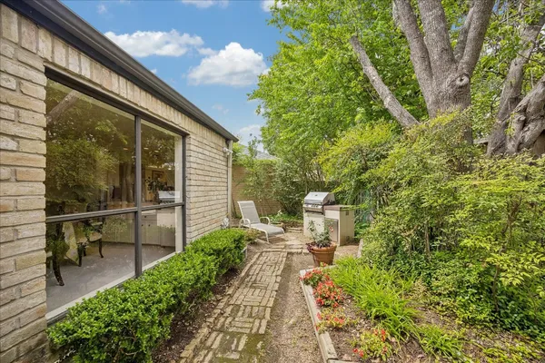 $519,000 | 307 Oarman Court, Houston, TX 77079
