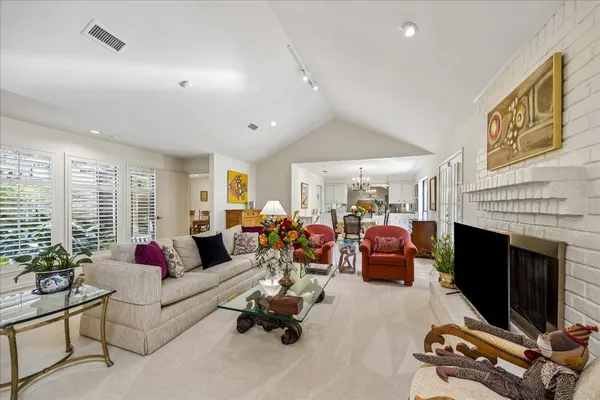 $519,000 | 307 Oarman Court, Houston, TX 77079