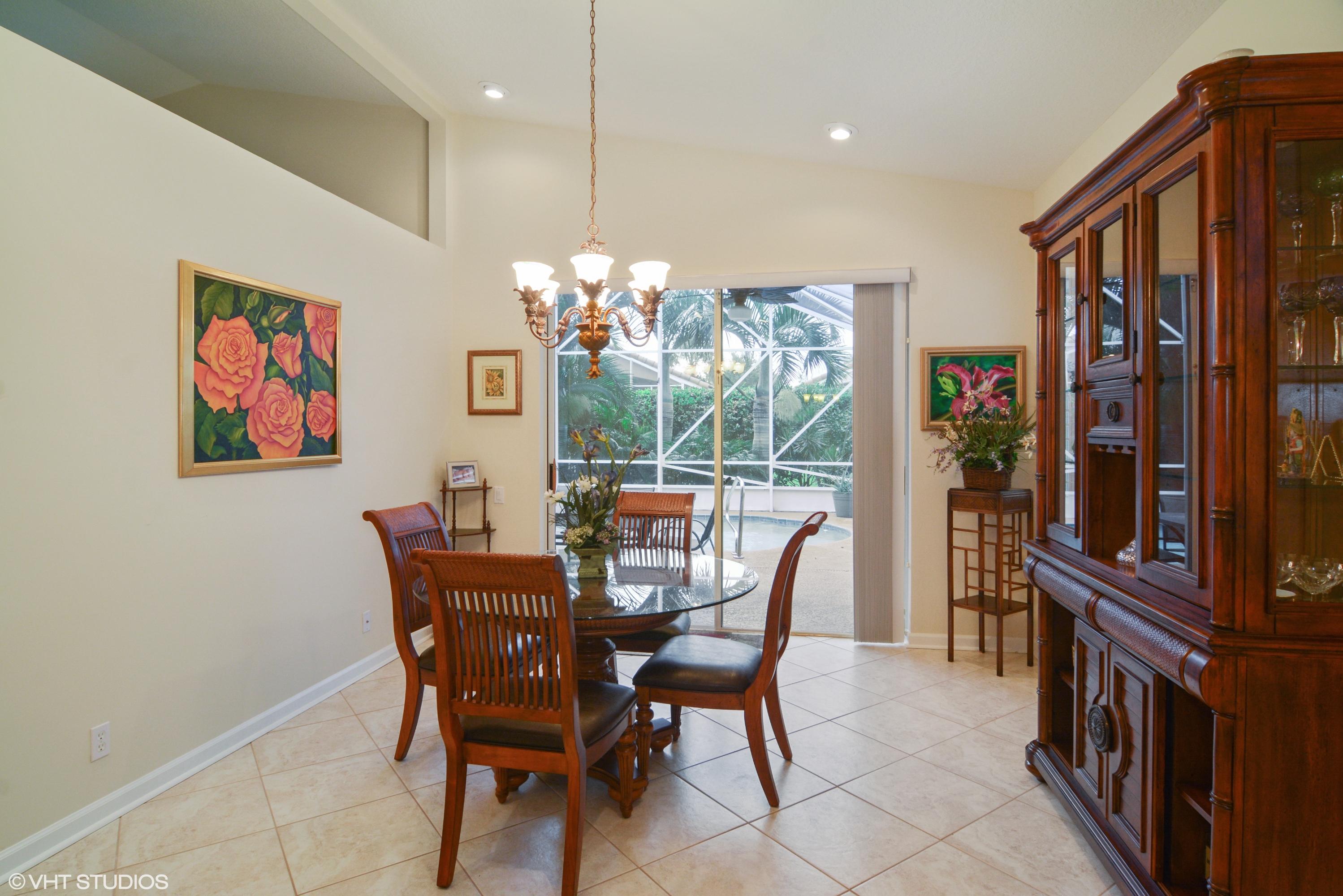377 Springview Loop Port St. Lucie, FL 34986 - Photo 6 of 33 377 Springview dining room