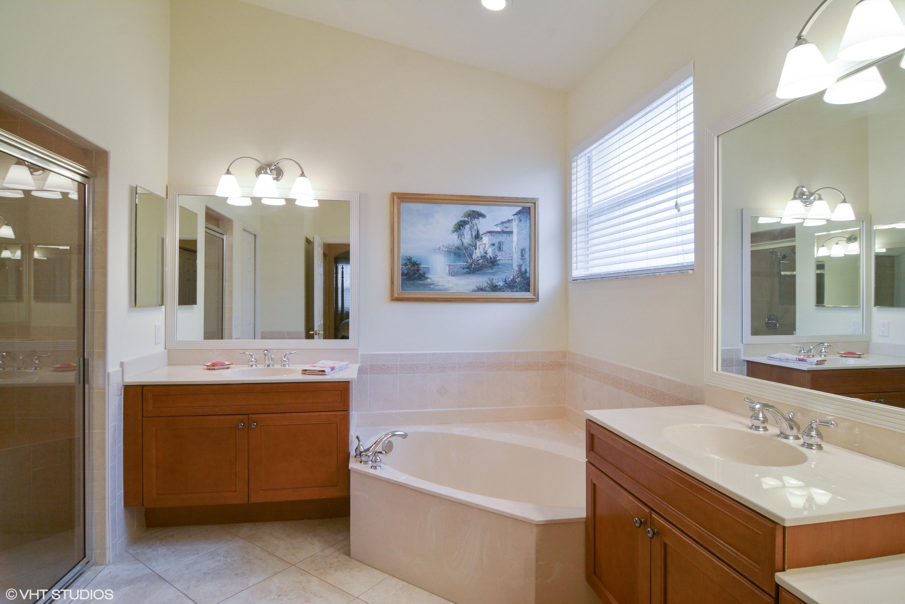 377 Springview Loop Port St. Lucie, FL 34986 - Photo 9 of 33 377 Springview master bath