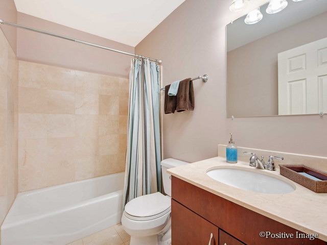 3142 West George Street, Unit C2 Chicago, IL 60618 - Photo 11 of 17