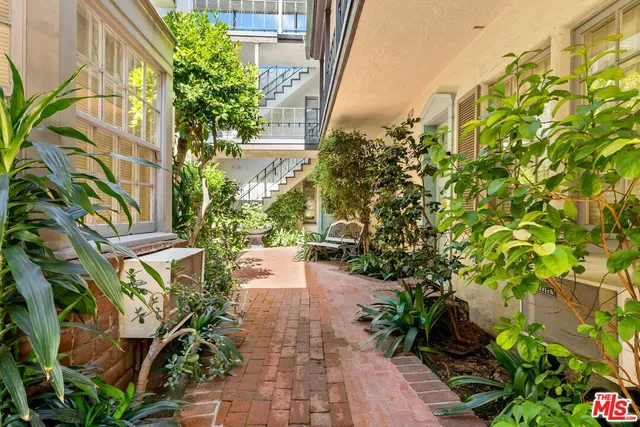 $1,550 | 1324 Westwood Boulevard, Los Angeles, CA 90024