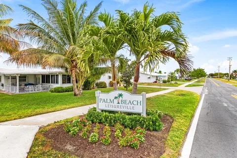 $199,000 | 1118 Lake Terrace, Unit 217H, Boynton Beach, FL 33426