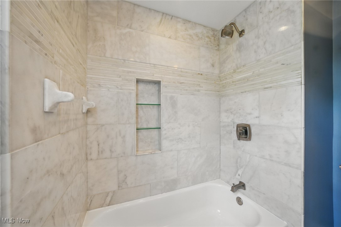 1315 Clearview Road Cleveland, OH 44124 - Photo 25 of 28