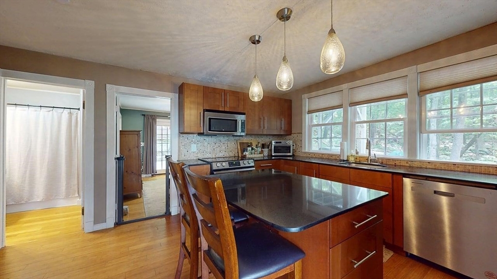 38 Island Road Holland, MA 01521 - Photo 8 of 42