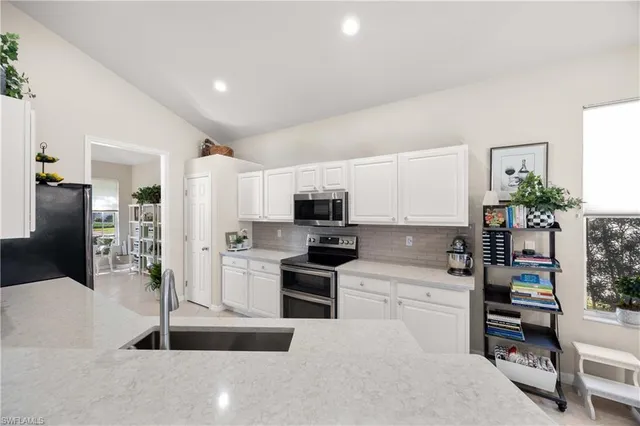 $980,000 | 1917 Timarron Way, Naples, FL 34109