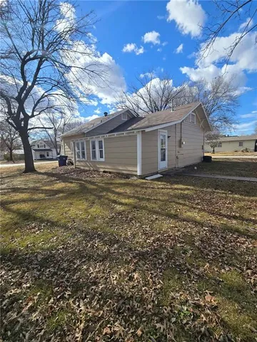 $76,000 | 301 East 6th Avenue, Caney, KS 67333