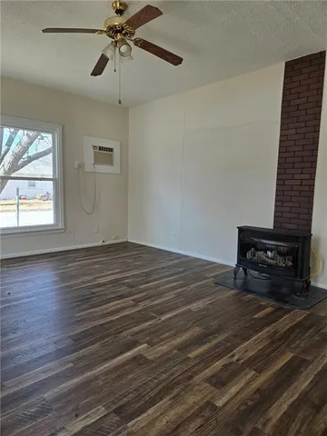 $76,000 | 301 East 6th Avenue, Caney, KS 67333