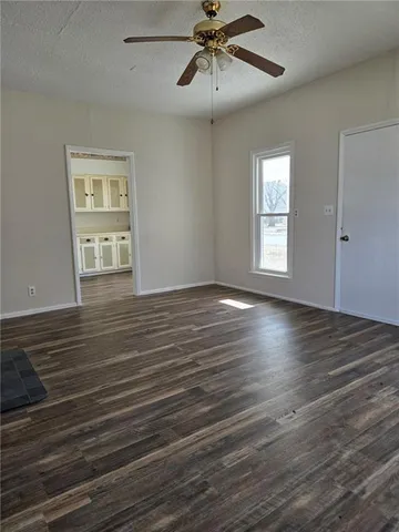 $76,000 | 301 East 6th Avenue, Caney, KS 67333