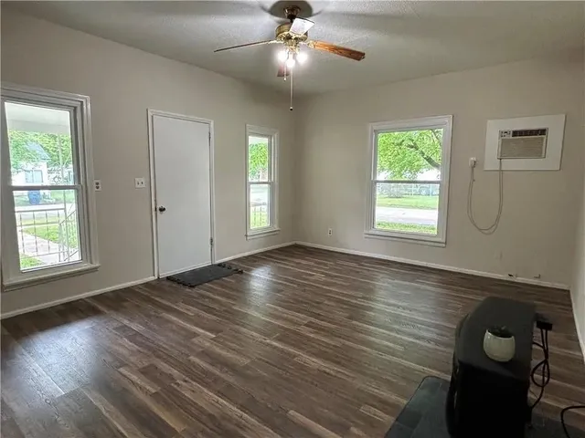 $76,000 | 301 East 6th Avenue, Caney, KS 67333