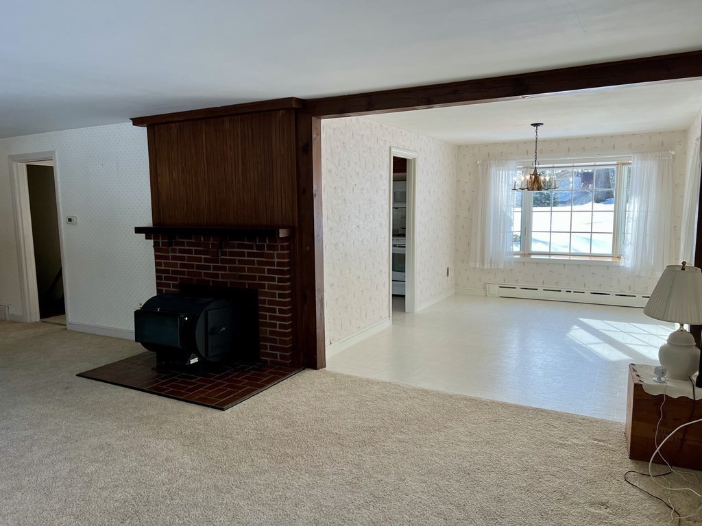 396 North Road Bedford, MA 01730 - Photo 5 of 28 Gallery Image 5
