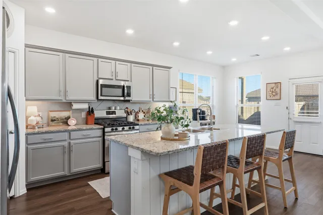 $2,300 | 358 Jewett Meadow Drive, Magnolia, TX 77354