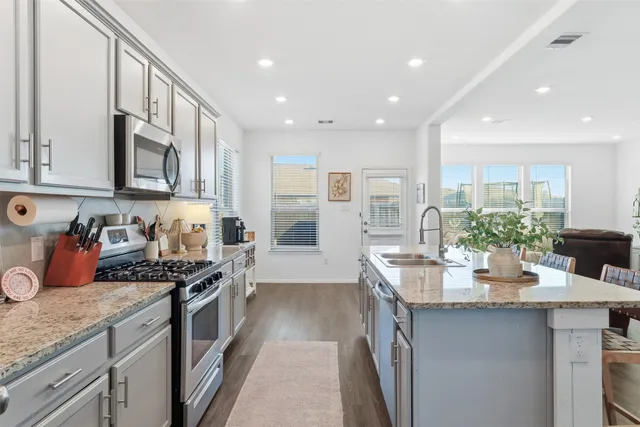 $2,300 | 358 Jewett Meadow Drive, Magnolia, TX 77354