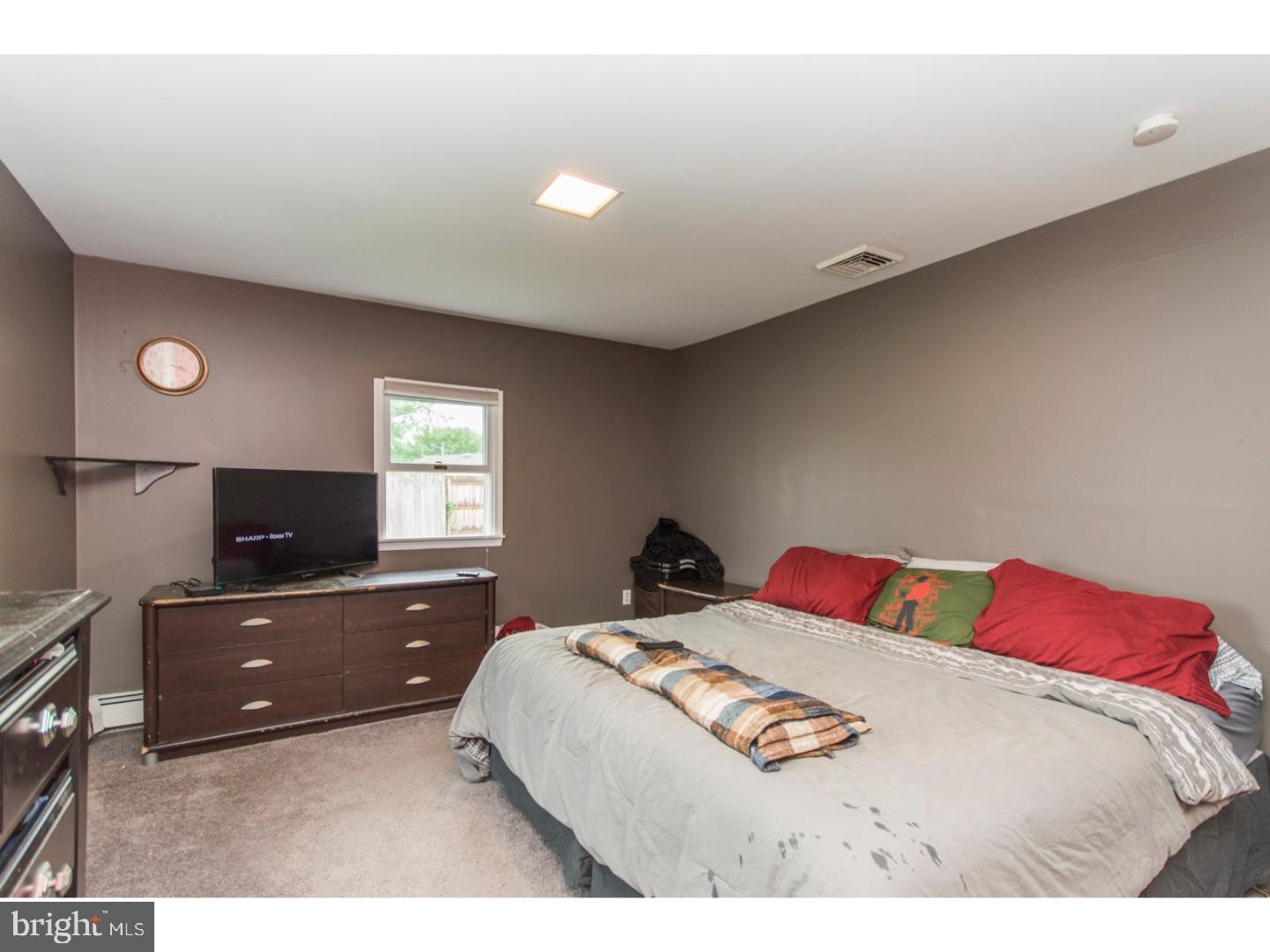 51 Oldbrook Road Levittown, PA 19057 - Photo 12 of 25 Gallery Image 12